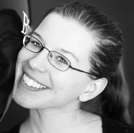 Julia Weis Photo 34