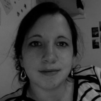 Laura Hales Photo 33
