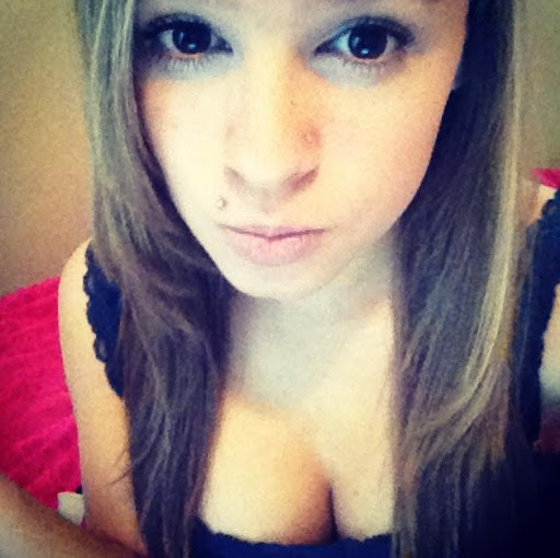 Lilly Anderson Photo 38