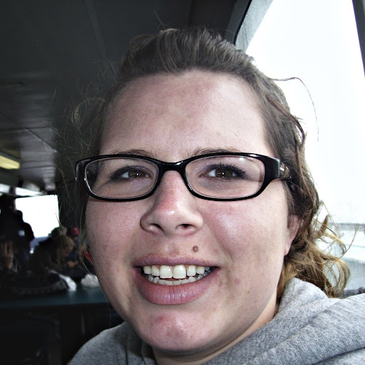 Elizabeth Carlson Photo 46