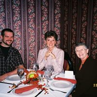 Elizabeth Levi Photo 22