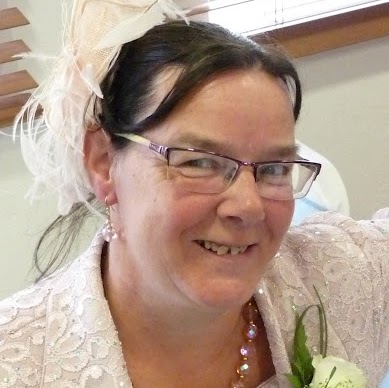 Julie Sadler Photo 7