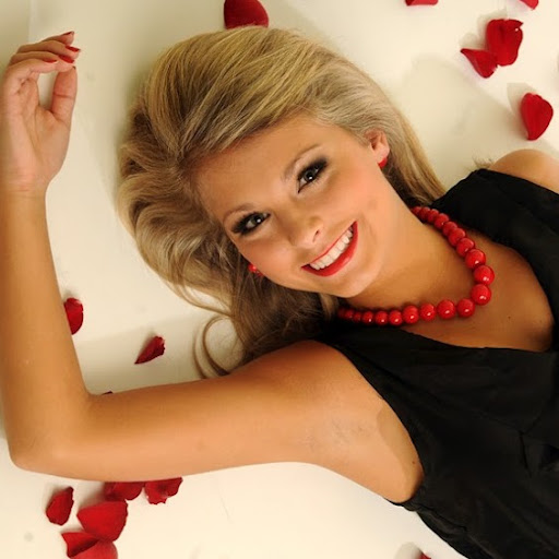 Lara Turner Photo 34