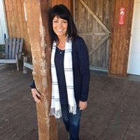 Lisa Huggins Photo 18