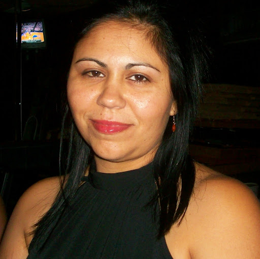 Betsy Nieves Photo 30