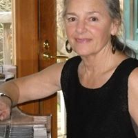 Anne Roberts Photo 28