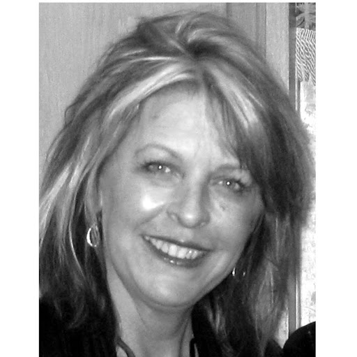 Lisa Kelly Photo 37