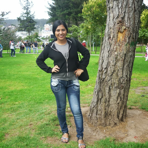 Jennifer Salazar Photo 30
