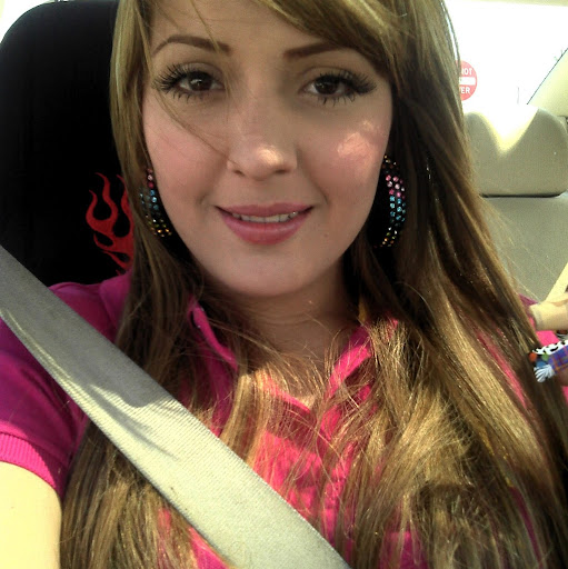 Ivonne Robles Photo 10