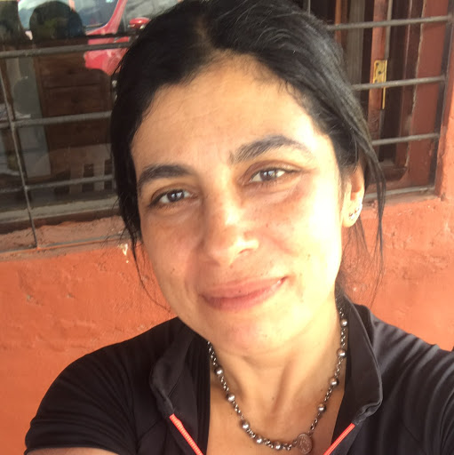 Silvia Flores Photo 34