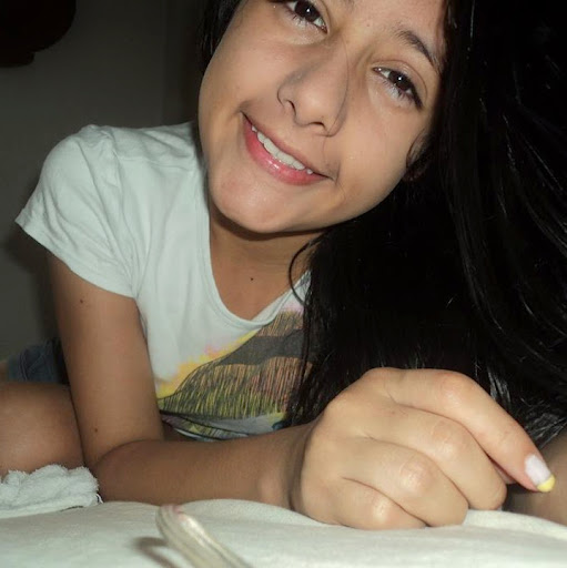 Michelle Ballesteros Photo 30