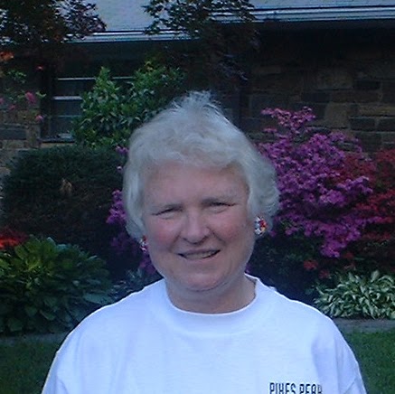 Lynn Lang Photo 22