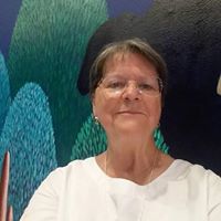 Elizabeth Bourgeois Photo 20