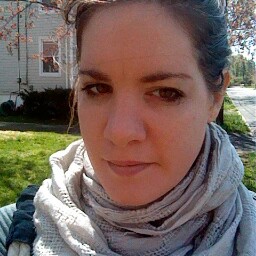 Julia Blair Photo 32