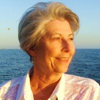 Linda Holmes Photo 26