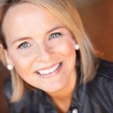 Jennifer Hart Photo 8