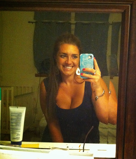 Anna Croft Photo 7