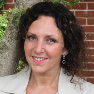 Kathryn Bryant Photo 32