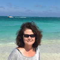 Lisa Pyles Photo 9