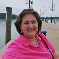 Julie Loyd Photo 25
