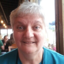 Linda Guinn Photo 31