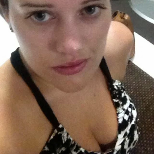 Lisa Hartley Photo 36