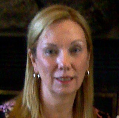 Sandra Holliday Photo 27