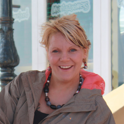 Nicola Allen Photo 12