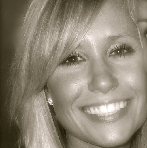 Taylor Payne Photo 8