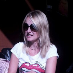 Faye Hunter Photo 9