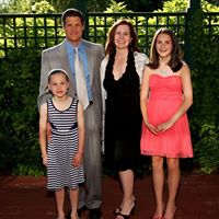 Laura Compton Photo 14