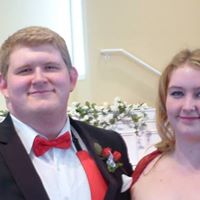 Robert Pauley Photo 28