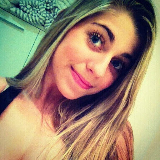 Julia Montenegro Photo 29
