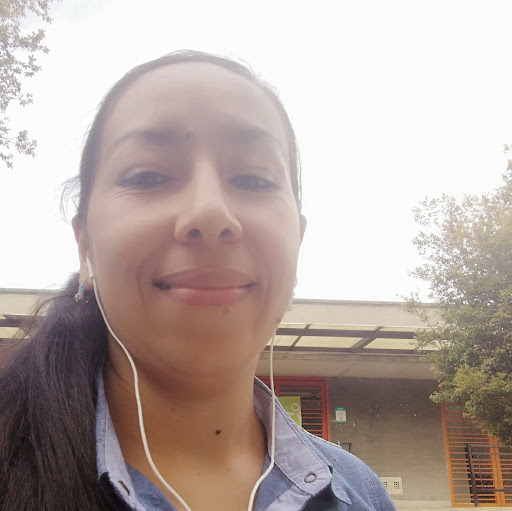 Elizabeth Becerra Photo 11