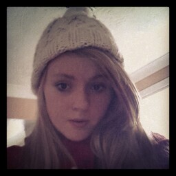Louise Simpson Photo 21