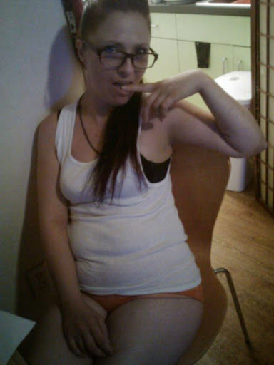 Nicole Hardy Photo 17