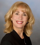 Elizabeth Reynolds Photo 1