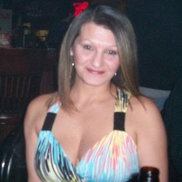 Elizabeth Hallman Photo 28