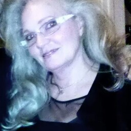 Julie Clifton Photo 2