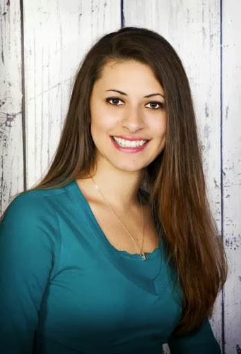 Katie Whitaker Photo 27