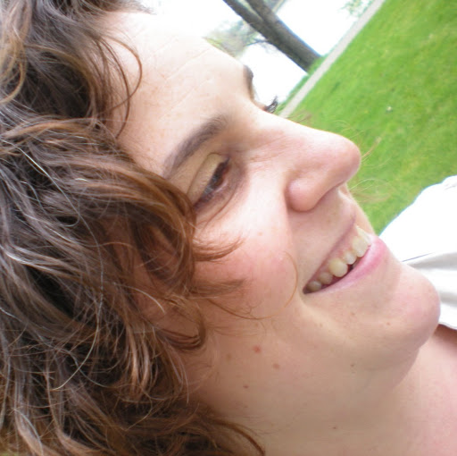 Pamela Thompson Photo 18