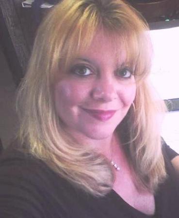 Carla Jones Photo 19