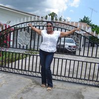 Dionne Robertson Photo 7