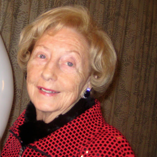 Betty Henson Photo 30