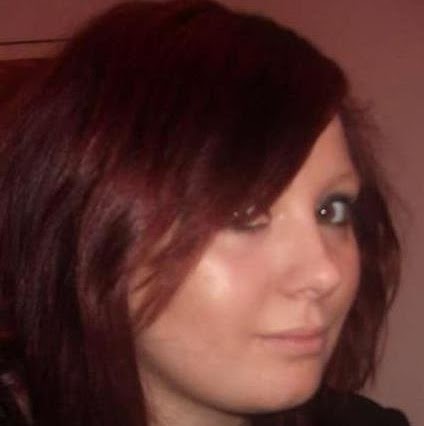 Nikki Barker Photo 17