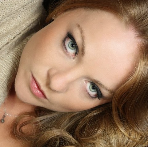Annie Grant Photo 40
