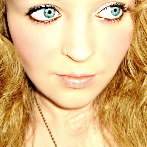 Emma Turner Photo 11