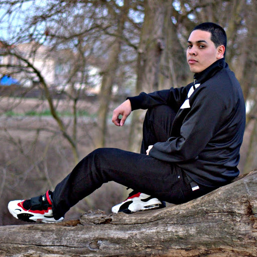 Louis Martinez Photo 13