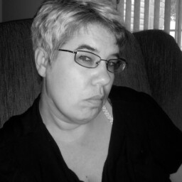 Julie Barker Photo 37