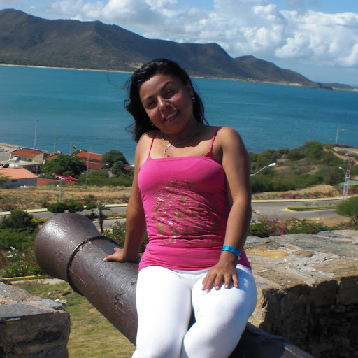 Elsy Gonzalez Photo 13